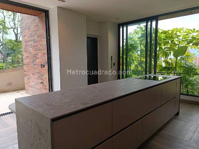 Apartamento de 2 alcobas en venta en Loma Del Campestre, Medellín, 179 m² · foto 9 de 20