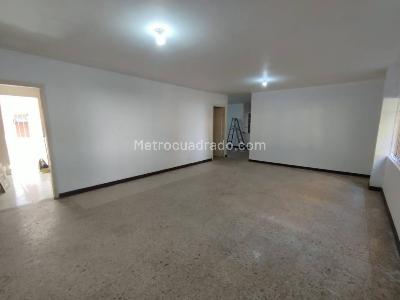 Apartamento de 4 alcobas en venta en Conquistadores, Medellín, 137 m² · foto 2 de 9