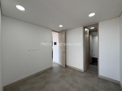 Apartamento de 2 alcobas en arriendo en El Tesoro, Medellín, 87 m² · foto 14 de 15