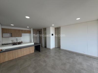 Apartamento de 2 alcobas en arriendo en El Tesoro, Medellín, 87 m² · foto 2 de 15