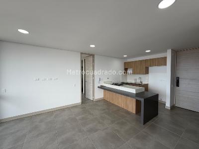 Apartamento de 2 alcobas en arriendo en El Tesoro, Medellín, 87 m² · foto 3 de 15