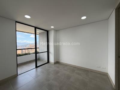 Apartamento de 2 alcobas en arriendo en El Tesoro, Medellín, 87 m² · foto 8 de 15
