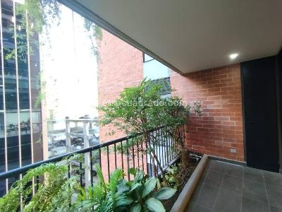 Apartamento de 3 alcobas en arriendo en Altos Del Poblado, Medellín, 79 m² · foto 3 de 15