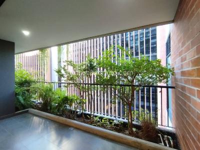Apartamento de 3 alcobas en arriendo en Altos Del Poblado, Medellín, 79 m² · foto 4 de 15