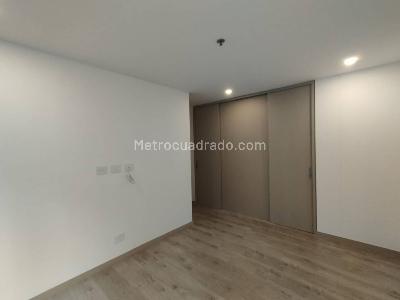 Apartamento de 3 alcobas en arriendo en Altos Del Poblado, Medellín, 79 m² · foto 6 de 15