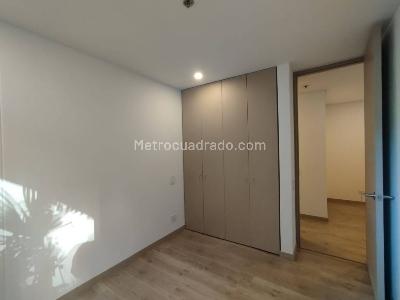 Apartamento de 3 alcobas en arriendo en Altos Del Poblado, Medellín, 79 m² · foto 7 de 15