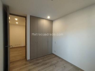 Apartamento de 3 alcobas en arriendo en Altos Del Poblado, Medellín, 79 m² · foto 9 de 15
