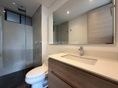 Apartamento de 2 alcobas en arriendo en El Poblado, Medellín, 87 m² · foto 11 de 15
