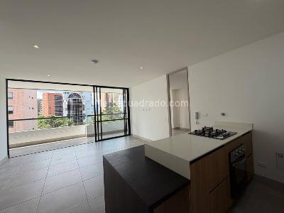 Apartamento de 2 alcobas en arriendo en El Poblado, Medellín, 87 m² · foto 3 de 15