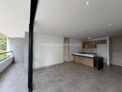 Apartamento de 2 alcobas en arriendo en El Poblado, Medellín, 87 m² · foto 4 de 15