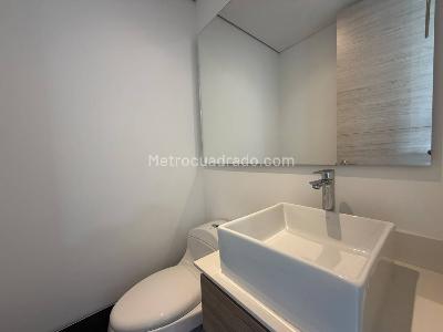 Apartamento de 2 alcobas en arriendo en El Poblado, Medellín, 87 m² · foto 6 de 15