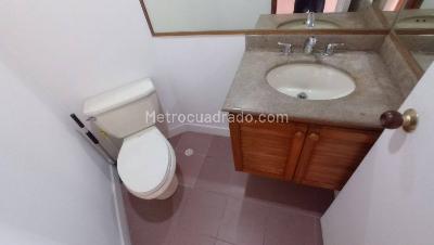 Apartamento de 1 alcoba en venta en La Aguacatala, Medellín, 65 m² · foto 4 de 20