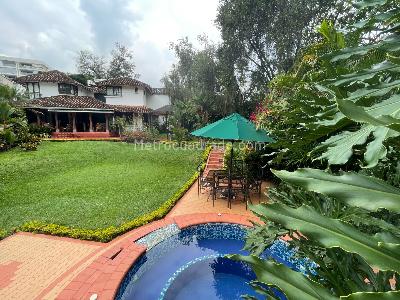 Casa de 4 alcobas en venta en Ciuda Jardin, Cali, 937 m² · foto 2 de 20
