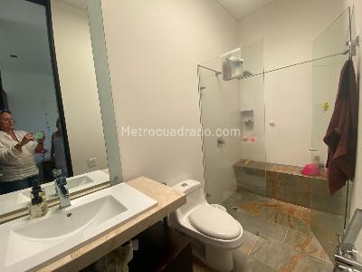 Casa de 4 alcobas en venta en Altos De Ciudad Jardin, Cali, 1088 m² · foto 10 de 20