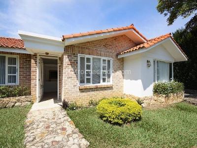 Casa de 4 alcobas en venta en Parcelaciones Pance, Cali, 1450 m² · foto 4 de 20