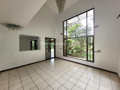 Casa de 5 alcobas en venta en Ciudad Jardin, Cali, 450 m² · foto 19 de 20