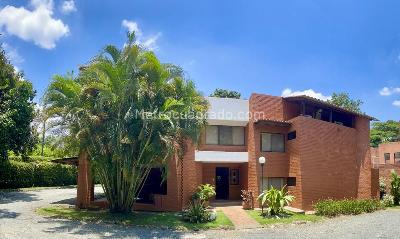 Casa de 4 alcobas en venta en Parcelaciones Pance, Cali, 300 m² · foto 5 de 17