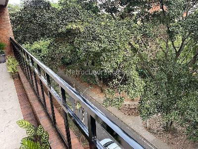 Apartamento de 3 alcobas en venta en Santa Rita, Cali, 229 m² · foto 3 de 18