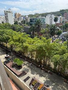 Apartamento de 3 alcobas en venta en San Pedro, Cali, 140 m² · foto 2 de 11