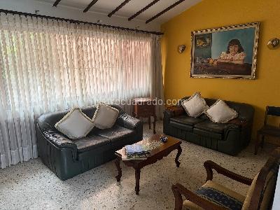 Casa de 4 alcobas en venta en Antejardin, Cali, 410 m² · foto 2 de 5