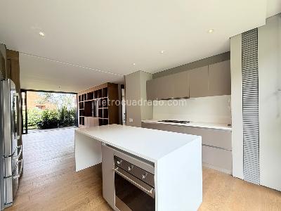 Apartamento de 2 alcobas en venta en Rosales Bella Vista, Bogotá, 197 m² · foto 8 de 20
