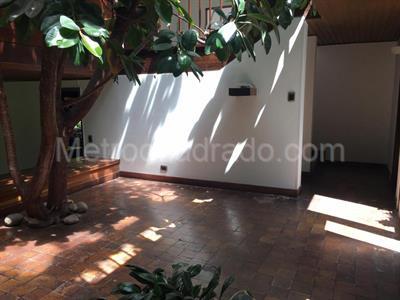 Casa de 2 alcobas en venta en Cerros De Provenza, Bogotá, 350 m² · foto 4 de 17