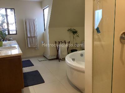 Apartamento de 5 alcobas en venta en Los Rosales, Bogotá, 490 m² · foto 15 de 20