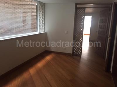 Apartamento de 3 alcobas en venta en Altos De Chico, Bogotá, 165 m² · foto 6 de 12