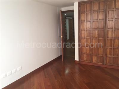 Apartamento de 3 alcobas en venta en Altos De Chico, Bogotá, 165 m² · foto 7 de 12