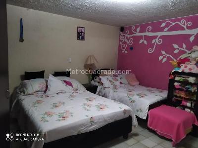 Casa de 5 alcobas en venta en Villa Gladys, Bogotá, 330 m² · foto 4 de 20