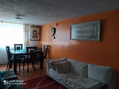 Casa de 5 alcobas en venta en Villa Gladys, Bogotá, 330 m² · foto 3 de 20