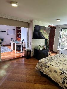 Apartamento de 3 alcobas en venta en Los Rosales Chico, Bogotá, 226 m² · foto 16 de 20