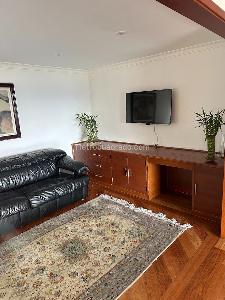 Apartamento de 3 alcobas en venta en Los Rosales Chico, Bogotá, 226 m² · foto 4 de 20
