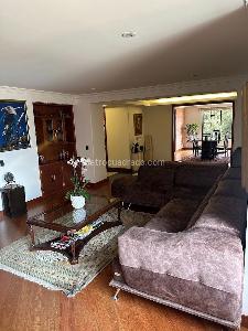 Apartamento de 3 alcobas en venta en Los Rosales Chico, Bogotá, 226 m² · foto 5 de 20