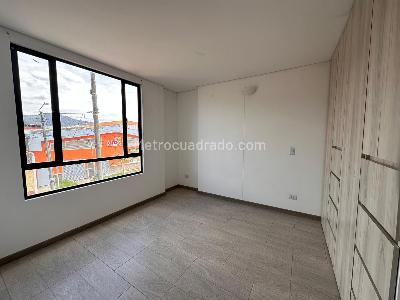 Apartamento en venta en Los Cedros, Chía · foto 3 de 8