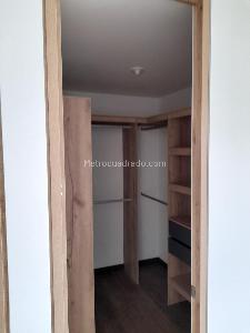 Apartamento en venta en Parque Residencial Puerta Del Sol, Mosquera · foto 11 de 18