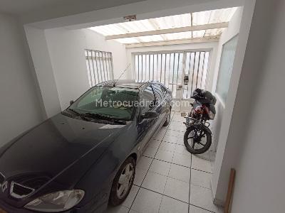 Casa de 5 alcobas en venta en Los Andes, Bogotá, 330 m² · foto 2 de 19