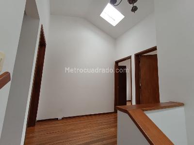 Casa de 5 alcobas en venta en Los Andes, Bogotá, 330 m² · foto 7 de 19