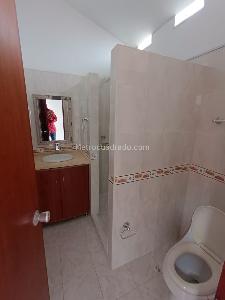 Casa de 5 alcobas en venta en Los Andes, Bogotá, 330 m² · foto 9 de 19