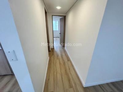 Apartaestudio en venta en Caobos Cedritos, Bogotá, 35 m² · foto 3 de 9