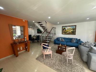 Casa de 4 alcobas en venta en Pinares, Chía, 137 m² · foto 2 de 18