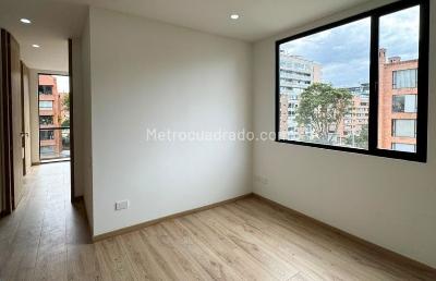 Apartamento de 1 alcoba en venta en Chico Norte Ii, Bogotá, 35 m² · foto 5 de 8