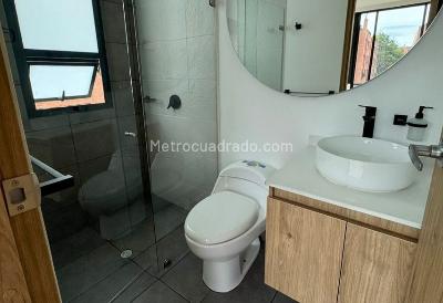 Apartamento de 1 alcoba en venta en Chico Norte Ii, Bogotá, 35 m² · foto 7 de 8