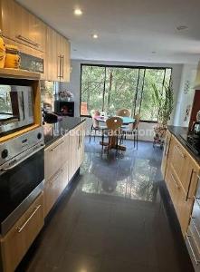 Apartamento de 3 alcobas en venta en Chico Los Rosales, Bogotá, 226 m² · foto 4 de 11