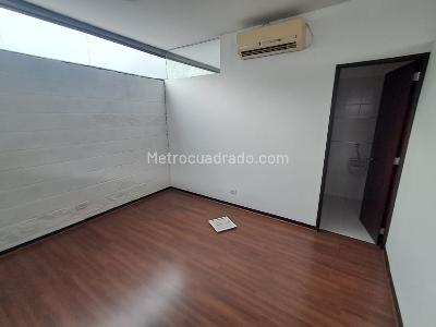 Casa de 1 alcoba en arriendo en Loma Del Escobero, Envigado, 705 m² · foto 11 de 20
