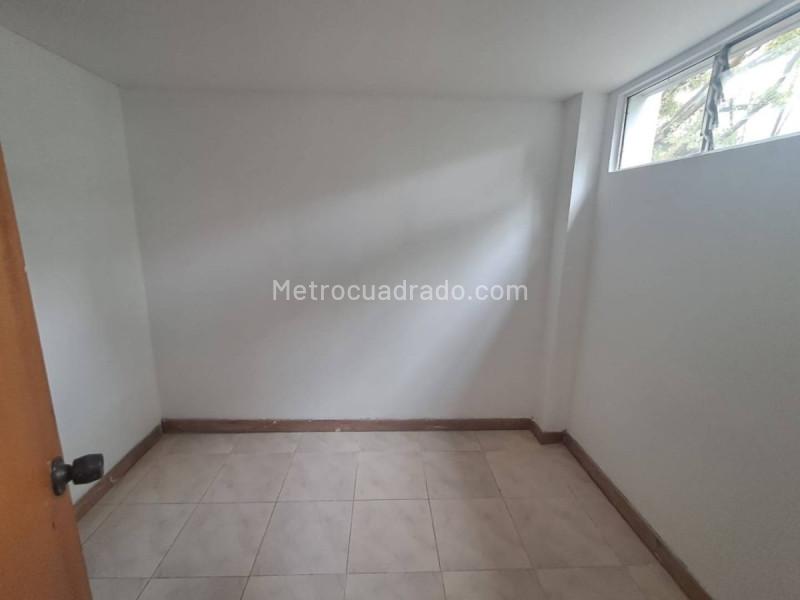 Charming 4BR House with Garden in Poblado - 4