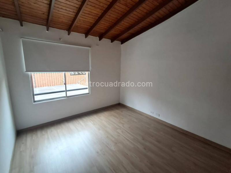 Charming 4BR House with Garden in Poblado - 6