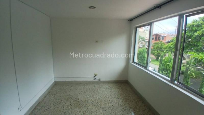 3BR Apartment with Marble Floors in Laureles, Simon Bolivar - 2