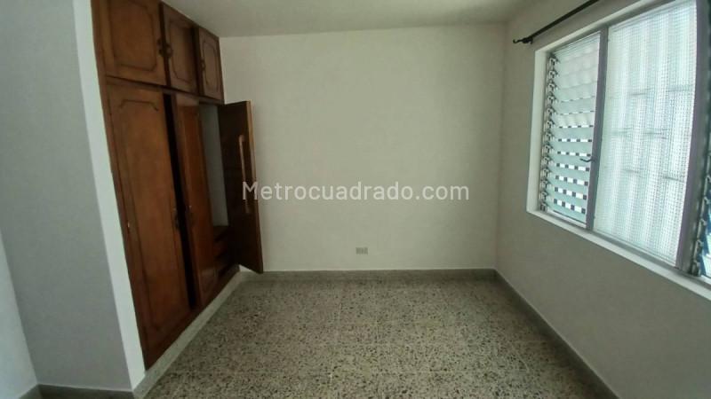 3BR Apartment with Marble Floors in Laureles, Simon Bolivar - 9