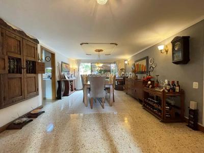 Apartamento de 3 alcobas en venta en Los Naranjos, Medellín, 226 m² · foto 9 de 16